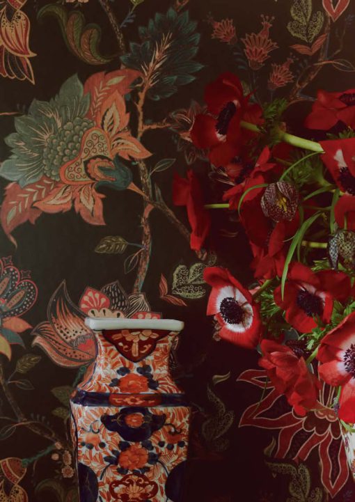 Vintage Botanticals Black Wallpaper
